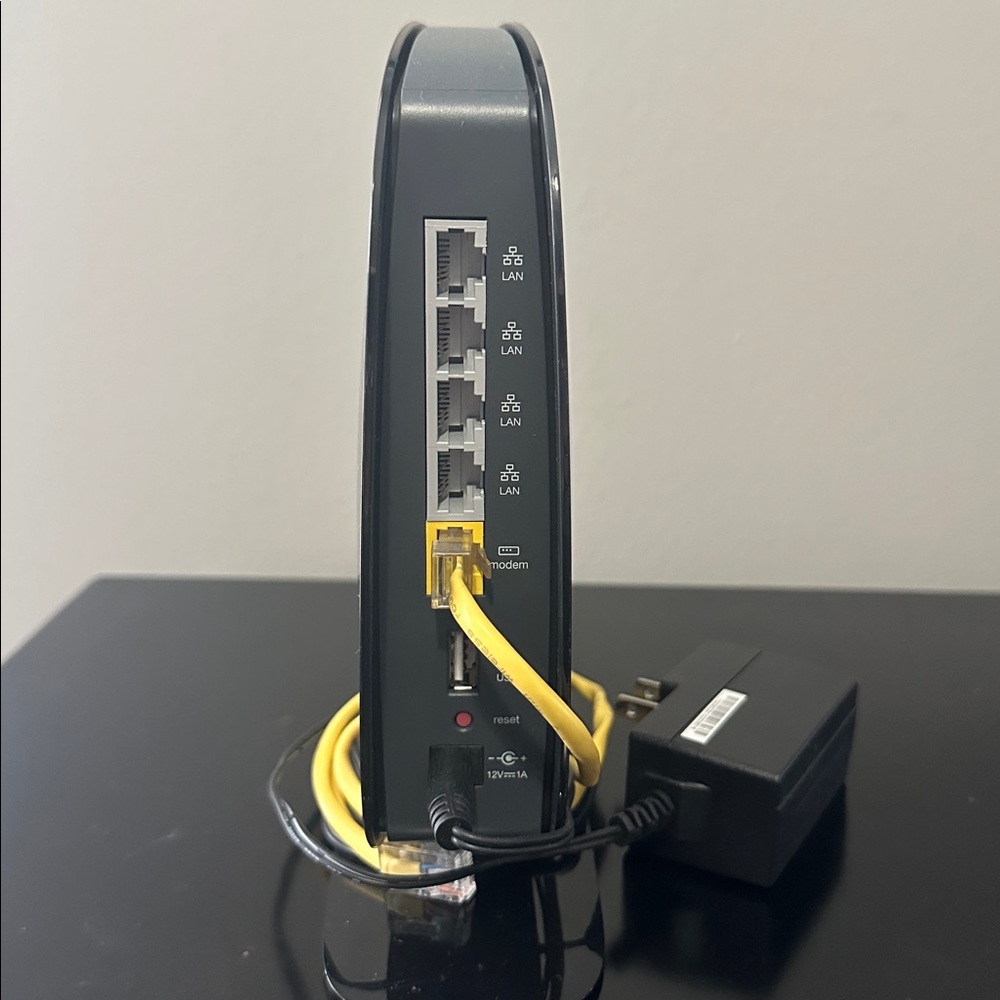 Belkin Wi-Fi Dual Band Router - Picture 3 of 4
